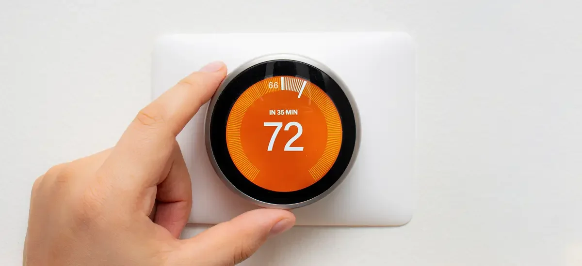 adjusting thermostat